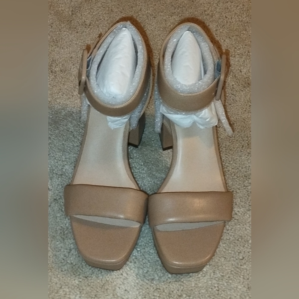 27 Edit Naturalizer Jaselle Platform High Heel Sandals Size 10M. New With Box